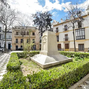 Apartment Peace, Pool & Parking At Centre, Sevilla